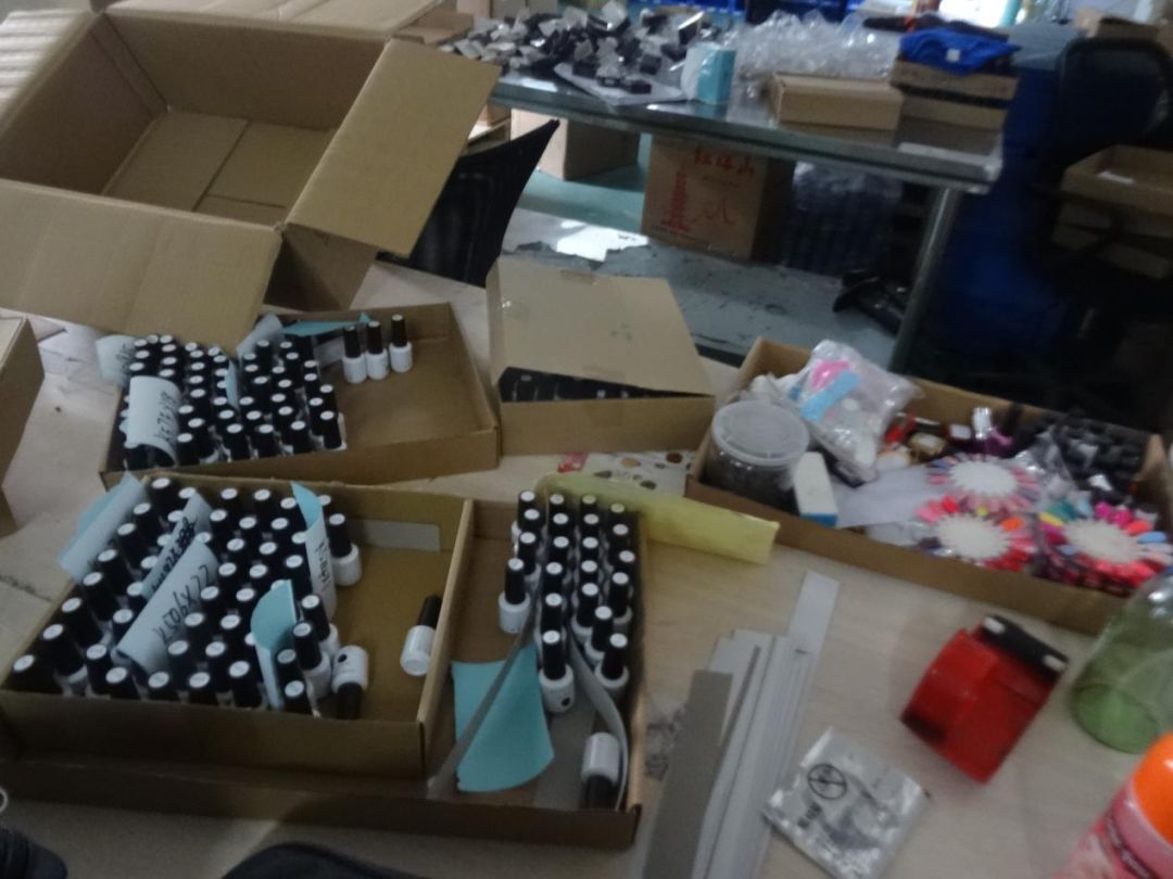 利剑出鞘！捣毁无证生产医疗器械、化妆品窝点——包装材料黑产链条被斩断